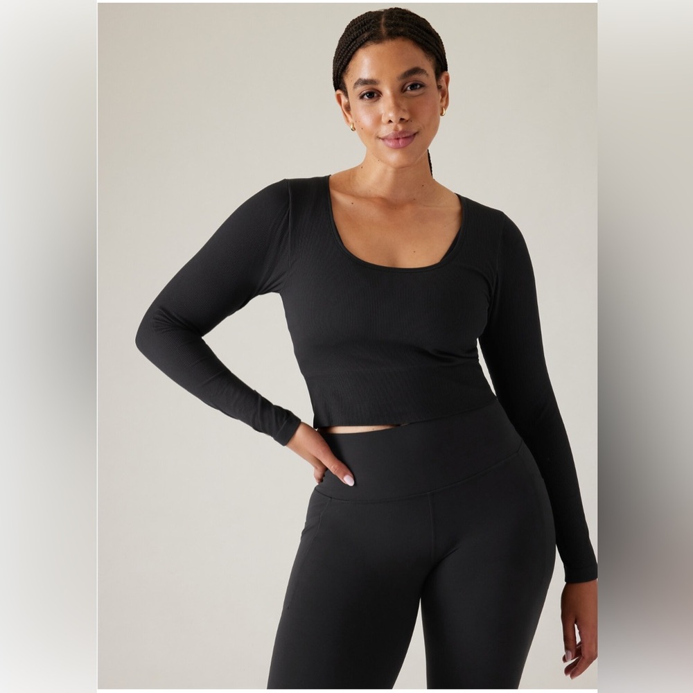 Athleta Aurora Seamless Crop Long-sleeve Top in Black Size M